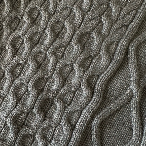 ANTHROPOLOGIE GRAY CABLE KNIT TANK TOP Cropped Length Slim Fit Size-Large - Picture 7 of 9